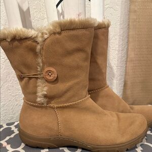 G.H. Bass & Co. Tan Faux Fur Winter Boots